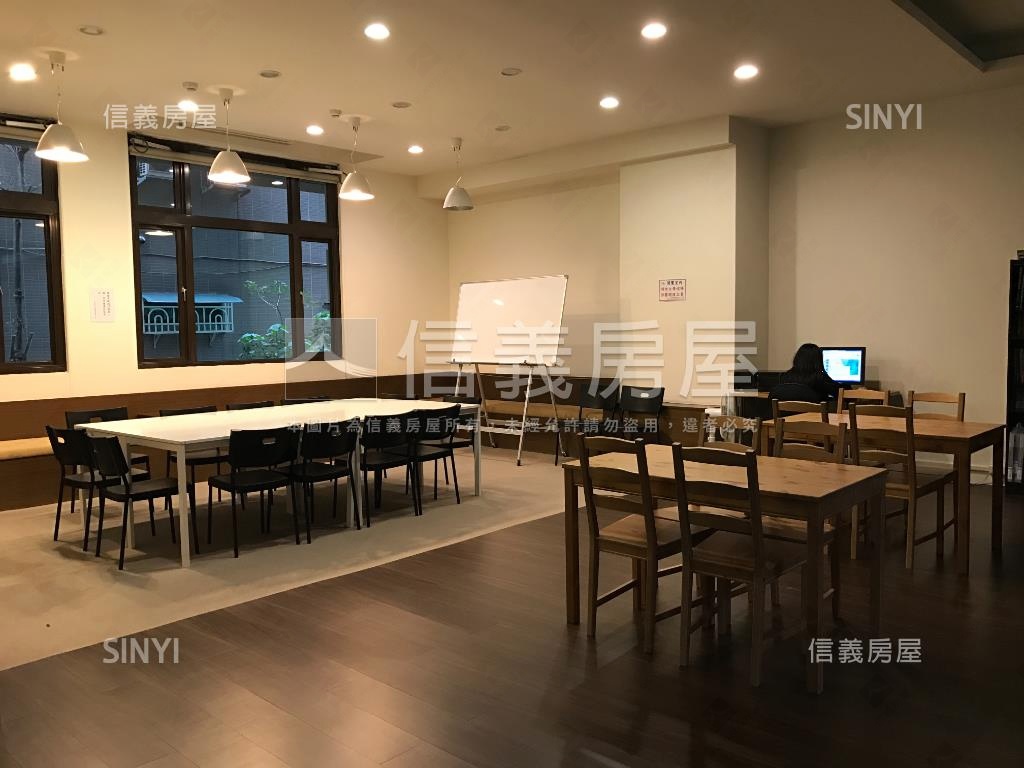 哲里兩房車位房屋室內格局與周邊環境