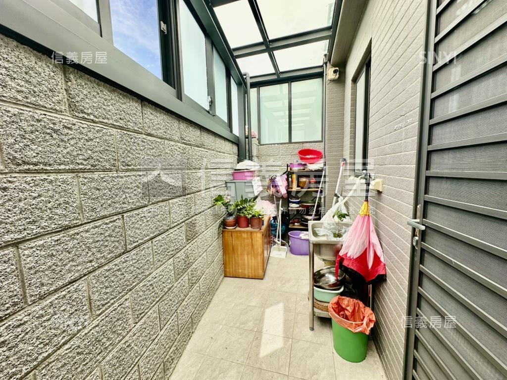 沙鹿微笑築美輕屋齡美透天房屋室內格局與周邊環境