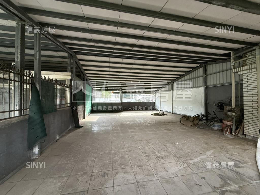 漂亮大空間正面公園好棒房屋室內格局與周邊環境