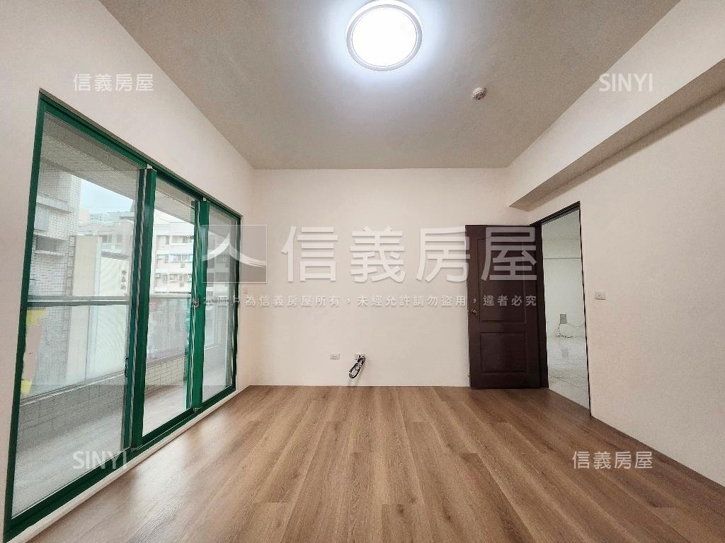 近市府＆中小學大三房車位房屋室內格局與周邊環境