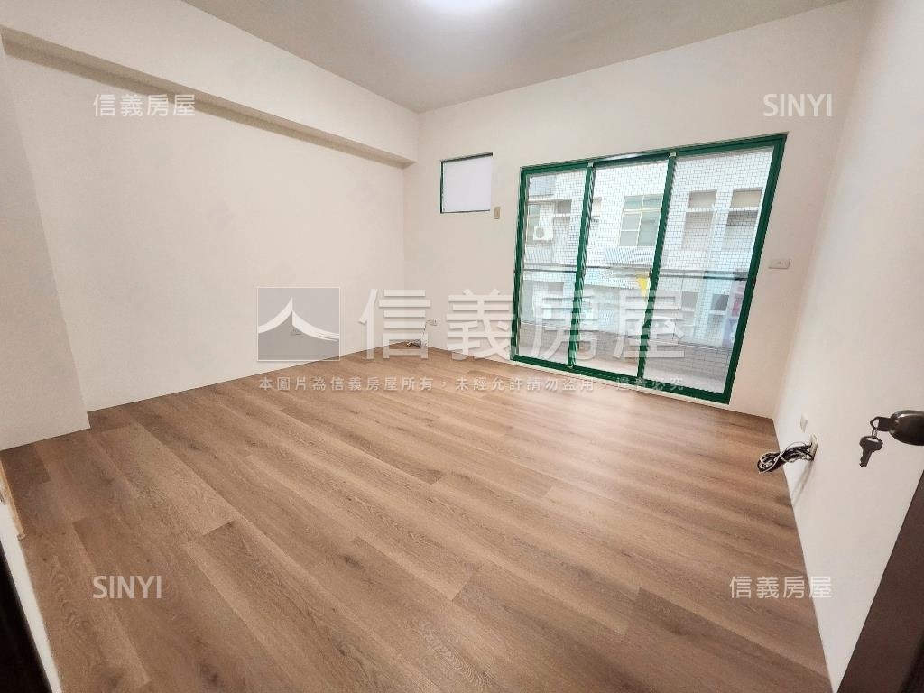 近市府＆中小學大三房車位房屋室內格局與周邊環境