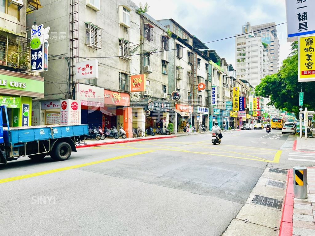 【金店】正莊敬路連鎖店面房屋室內格局與周邊環境