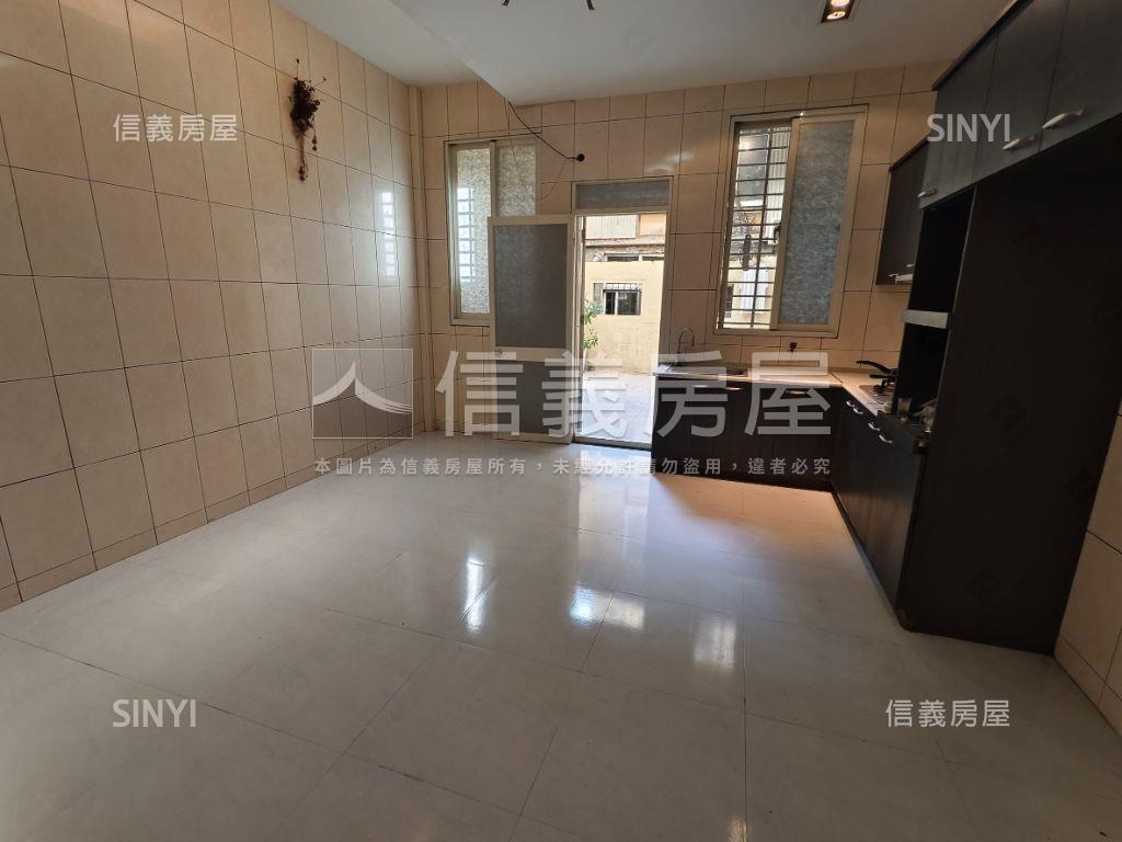 西區大地坪住店稀有釋出房屋室內格局與周邊環境