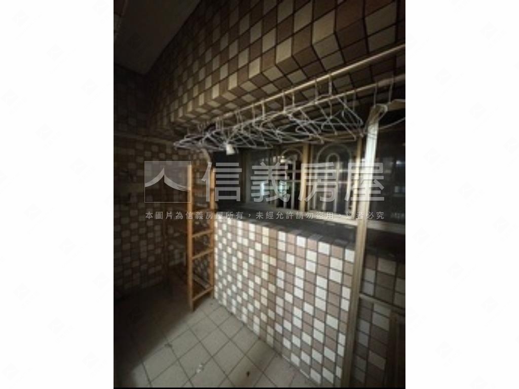 凱悅後棟美妝套房１５樓房屋室內格局與周邊環境