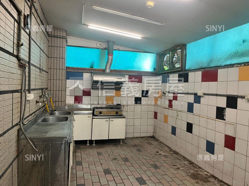 樟新面寬商用店辦含車位房屋室內格局與周邊環境