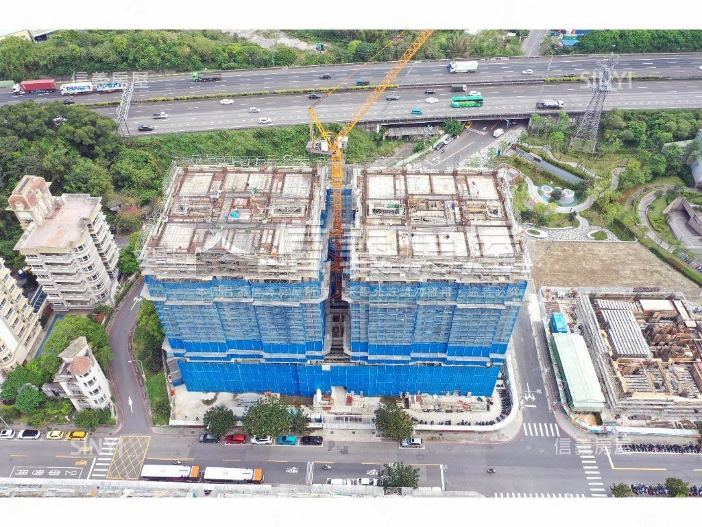 國美美德市２房２衛有車位房屋室內格局與周邊環境