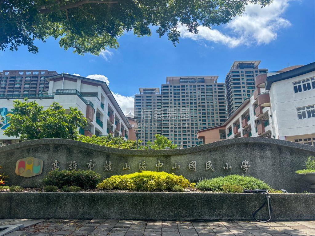 輕軌旁高樓四改二房平車房屋室內格局與周邊環境