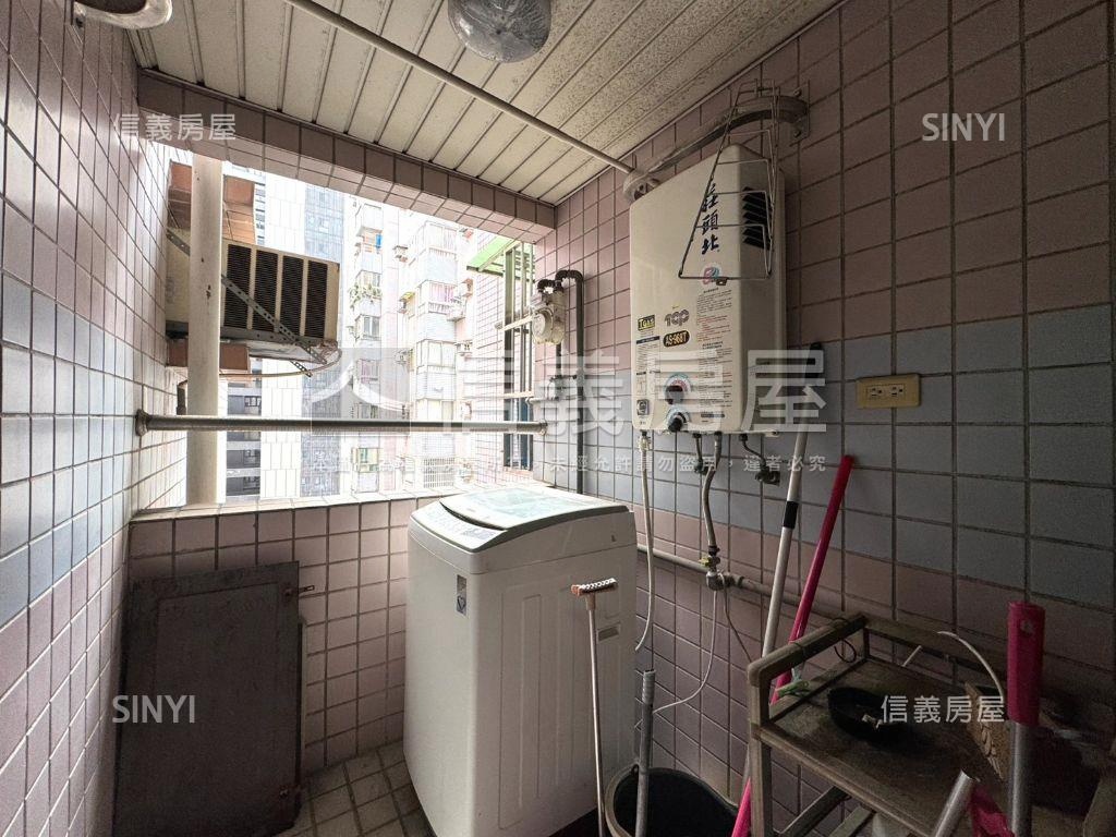 近未來捷運電梯大兩房房屋室內格局與周邊環境