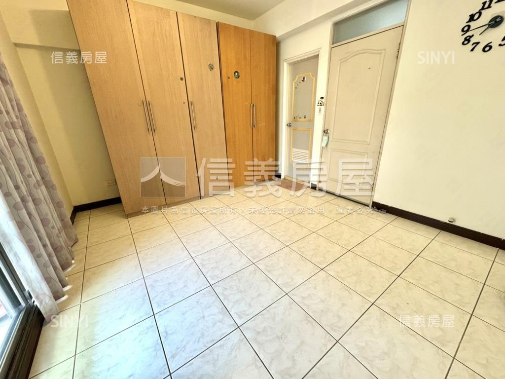 朝南三代同堂６房車庫透天房屋室內格局與周邊環境