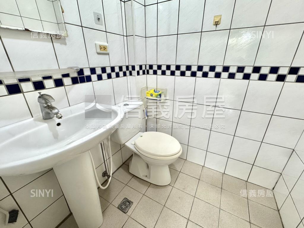 朝南三代同堂６房車庫透天房屋室內格局與周邊環境