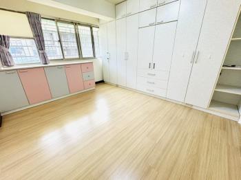 朝南三代同堂６房車庫透天