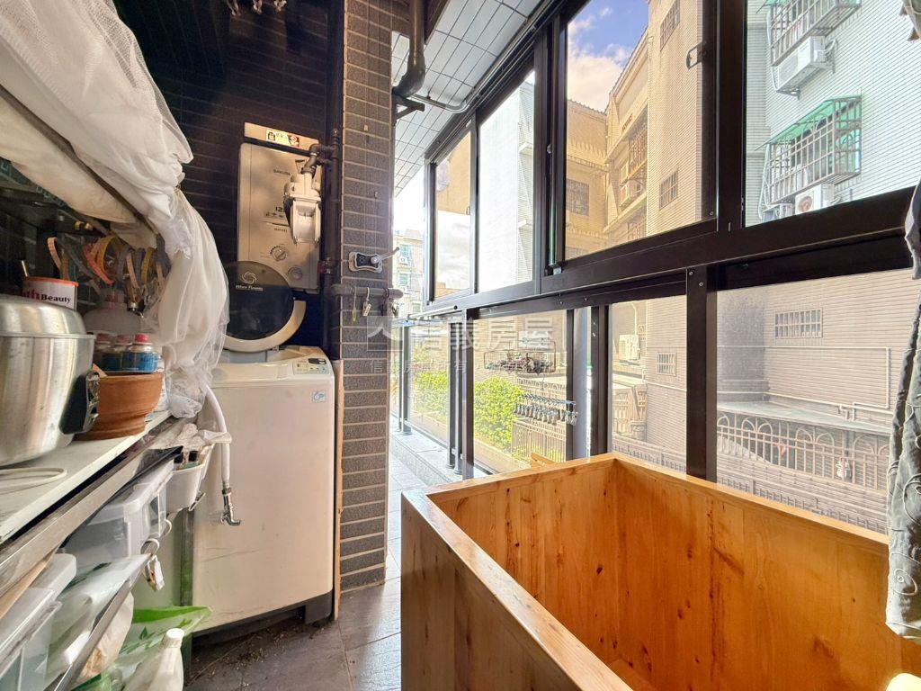 稀有兩房車位戶房屋室內格局與周邊環境