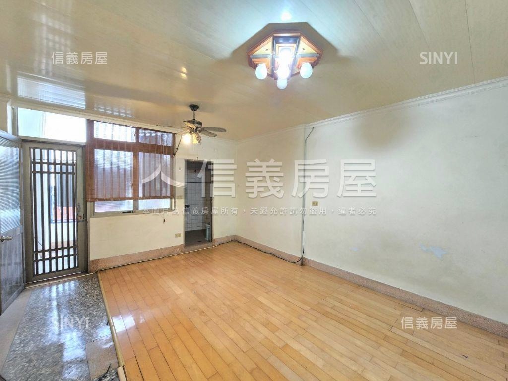 ❤大里區靜巷大地坪透天❤房屋室內格局與周邊環境