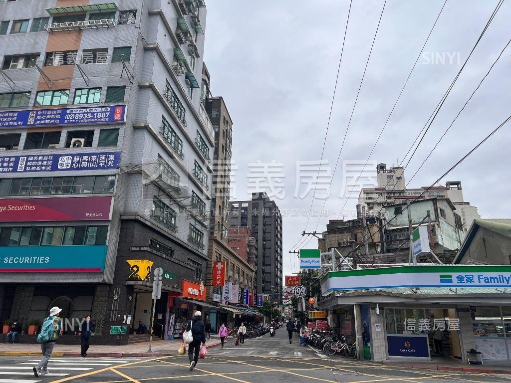 景華名人電梯４房房屋室內格局與周邊環境