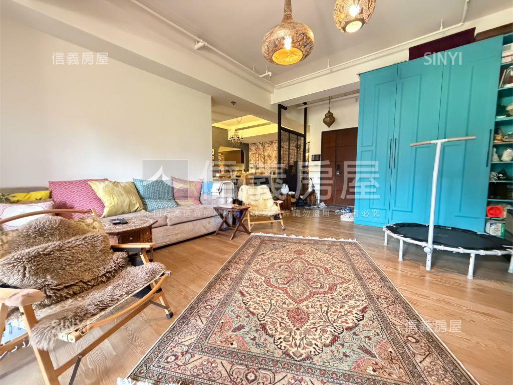 凡賽絲美裝潢稀有露台戶房屋室內格局與周邊環境