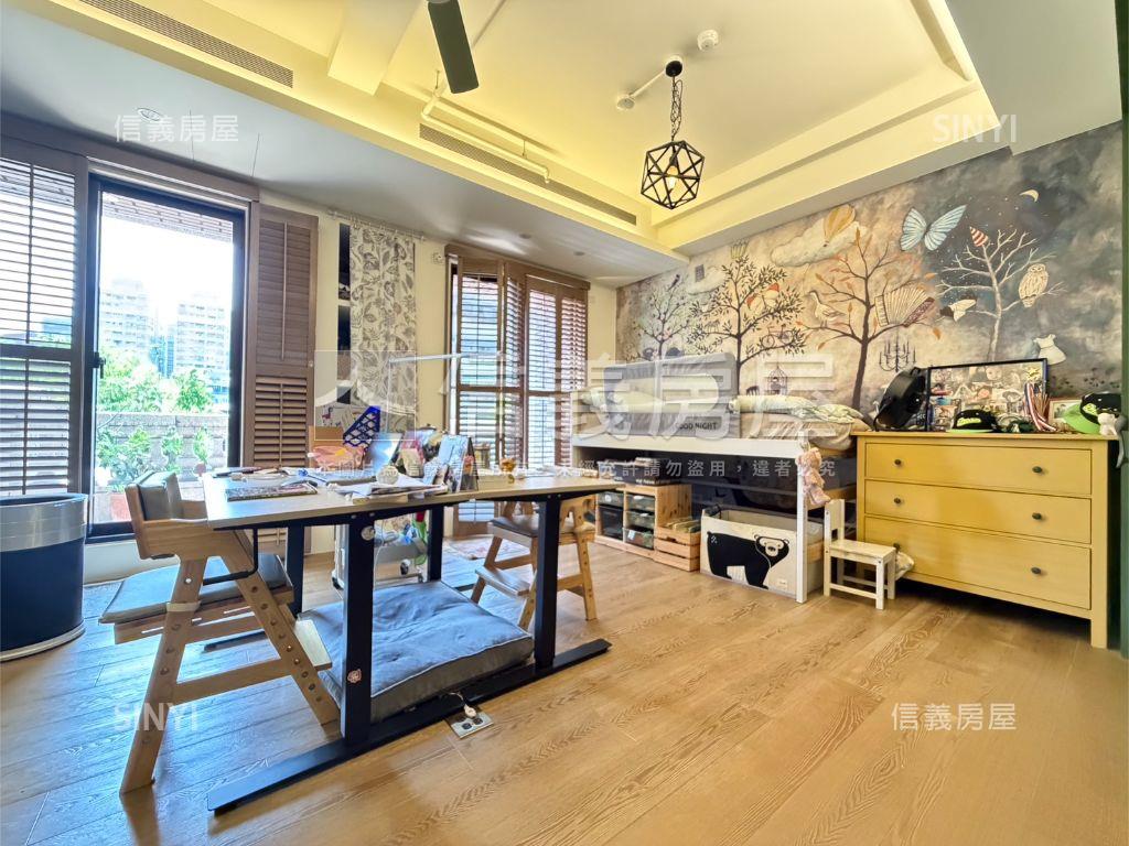 凡賽絲美裝潢稀有露台戶房屋室內格局與周邊環境