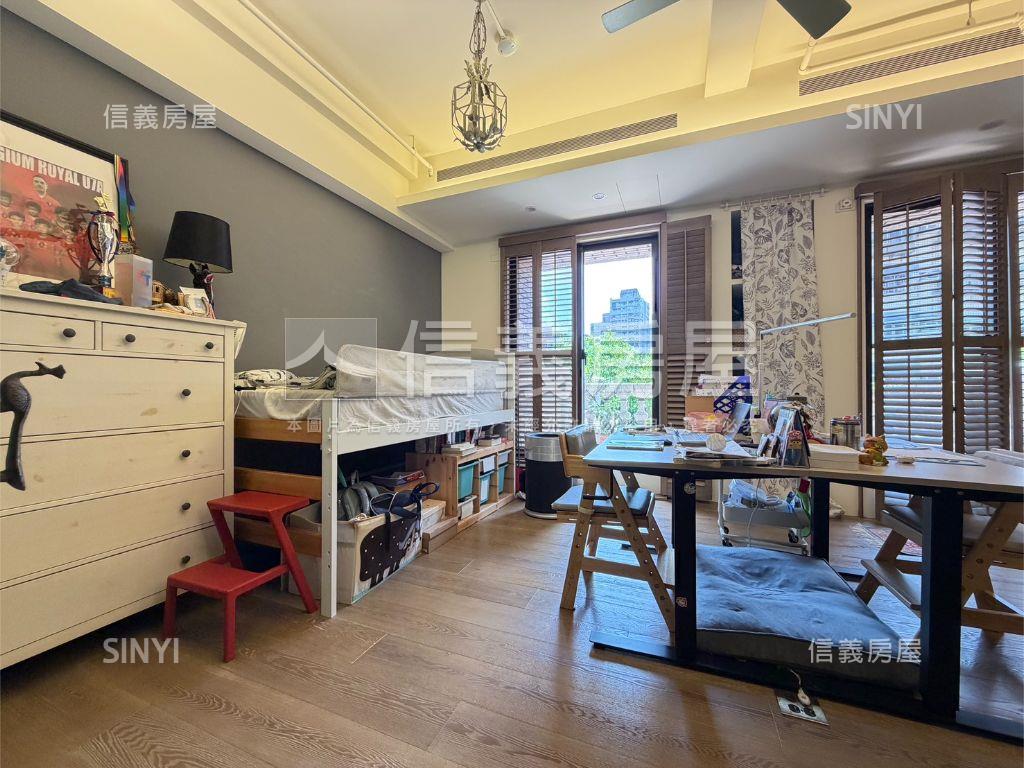 凡賽絲美裝潢稀有露台戶房屋室內格局與周邊環境