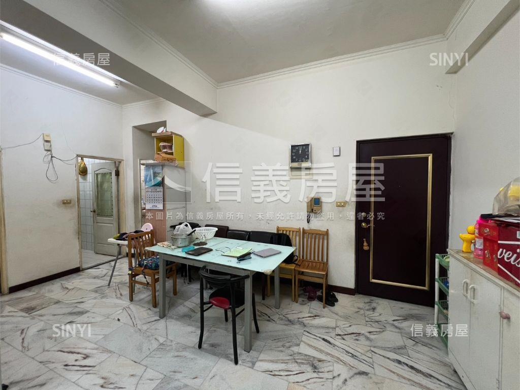 躍馬中原一樓房屋室內格局與周邊環境