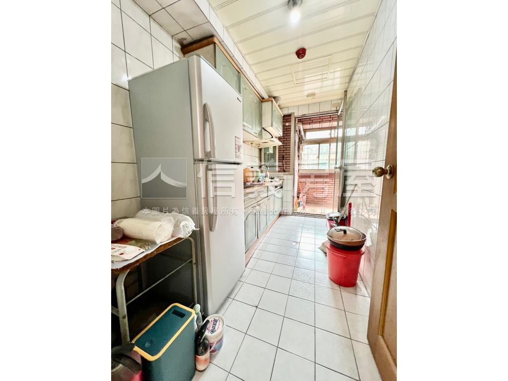 雙捷運台北華府三房美屋房屋室內格局與周邊環境