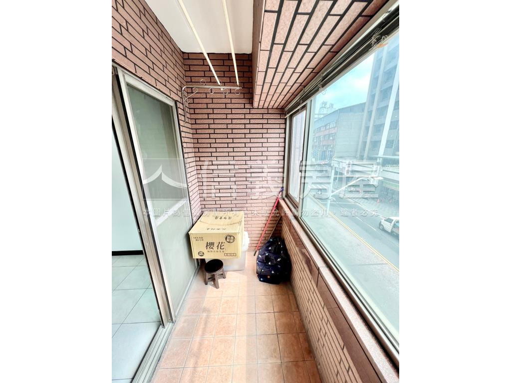 雙捷運台北華府三房美屋房屋室內格局與周邊環境