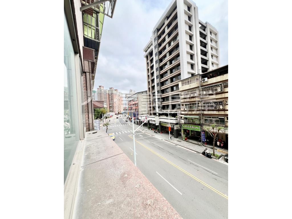 雙捷運台北華府三房美屋房屋室內格局與周邊環境