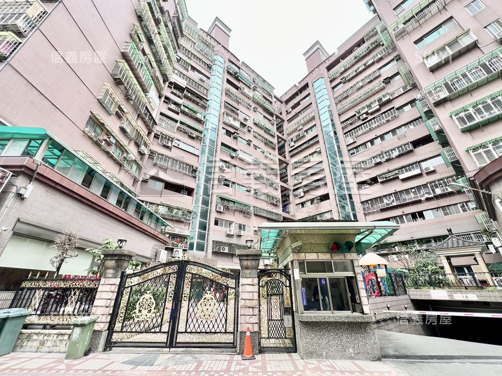 雙捷運台北華府三房美屋房屋室內格局與周邊環境