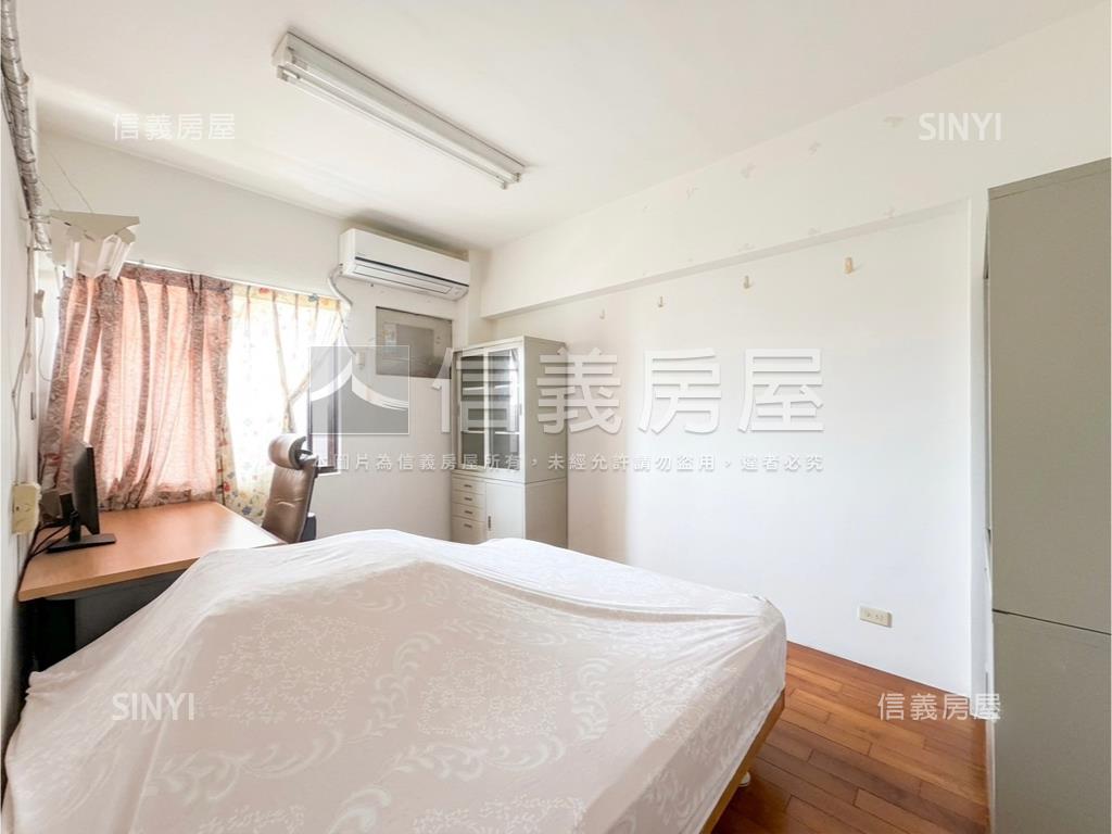 帥主陽約３５坪近一點利房屋室內格局與周邊環境