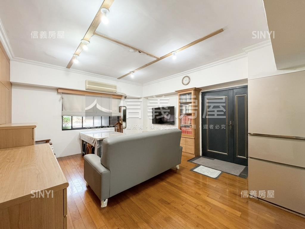 帥主陽約３５坪近一點利房屋室內格局與周邊環境