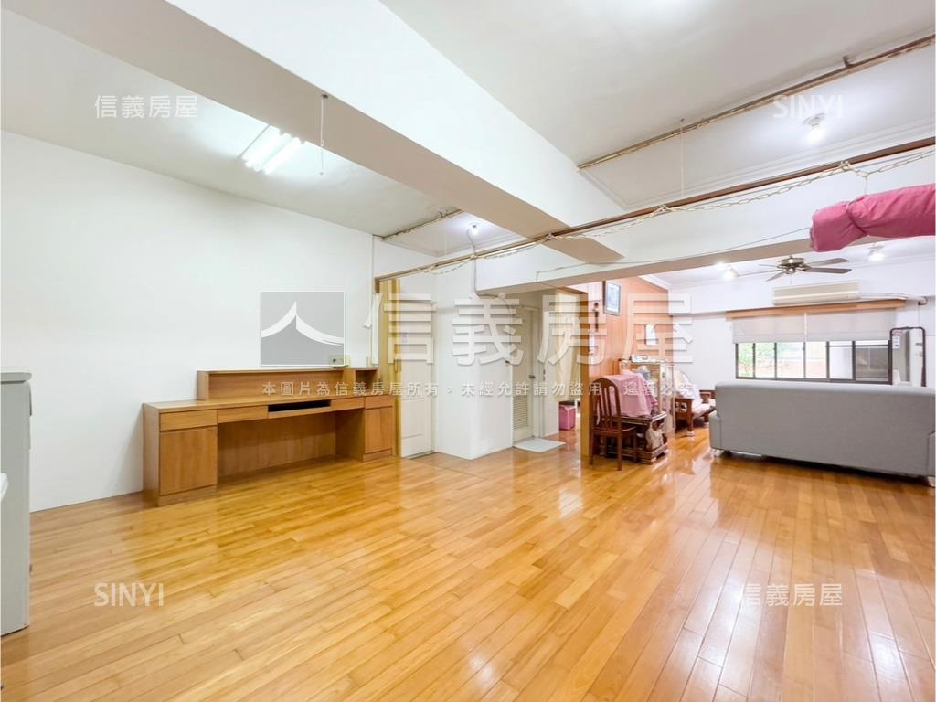 帥主陽約３５坪近一點利房屋室內格局與周邊環境