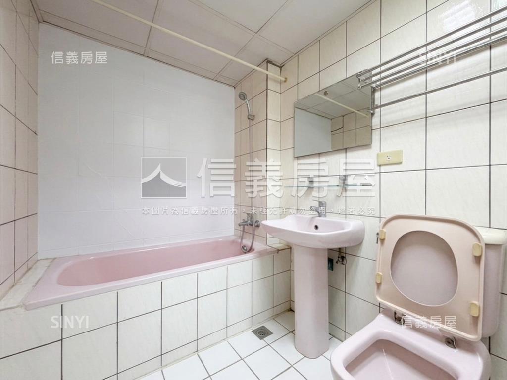 帥主陽約３５坪近一點利房屋室內格局與周邊環境