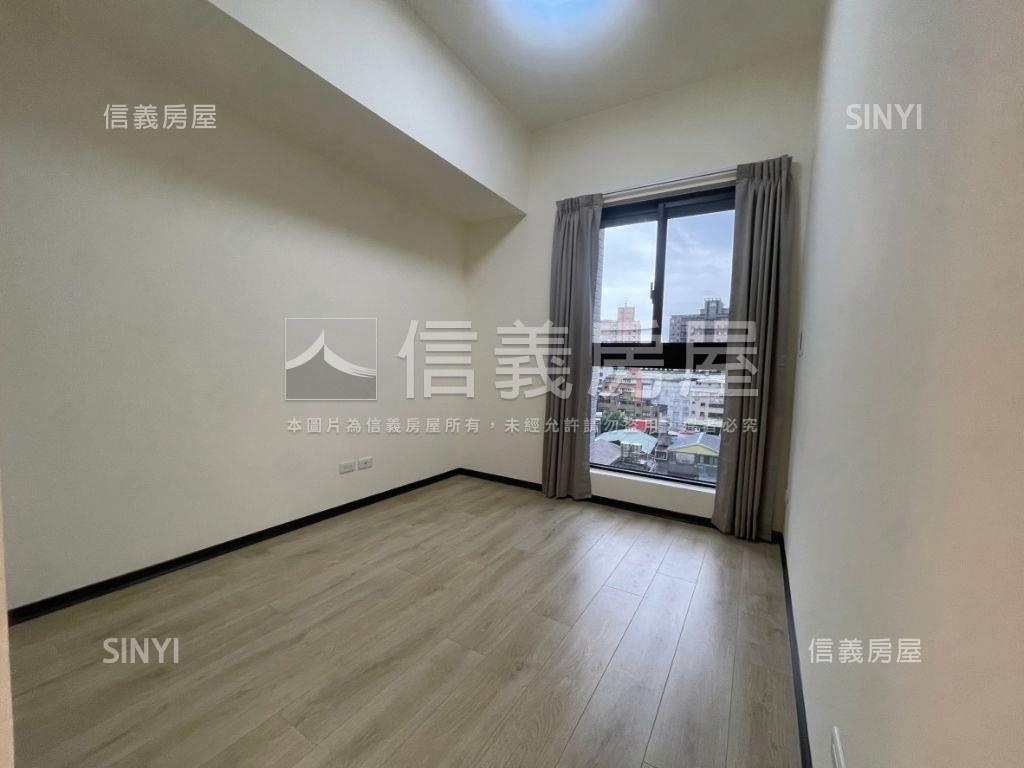 專任華御朝南３房車位房屋室內格局與周邊環境