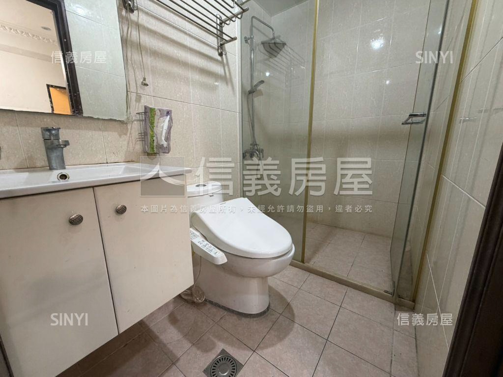 鴻築吾江次頂樓兩房房屋室內格局與周邊環境