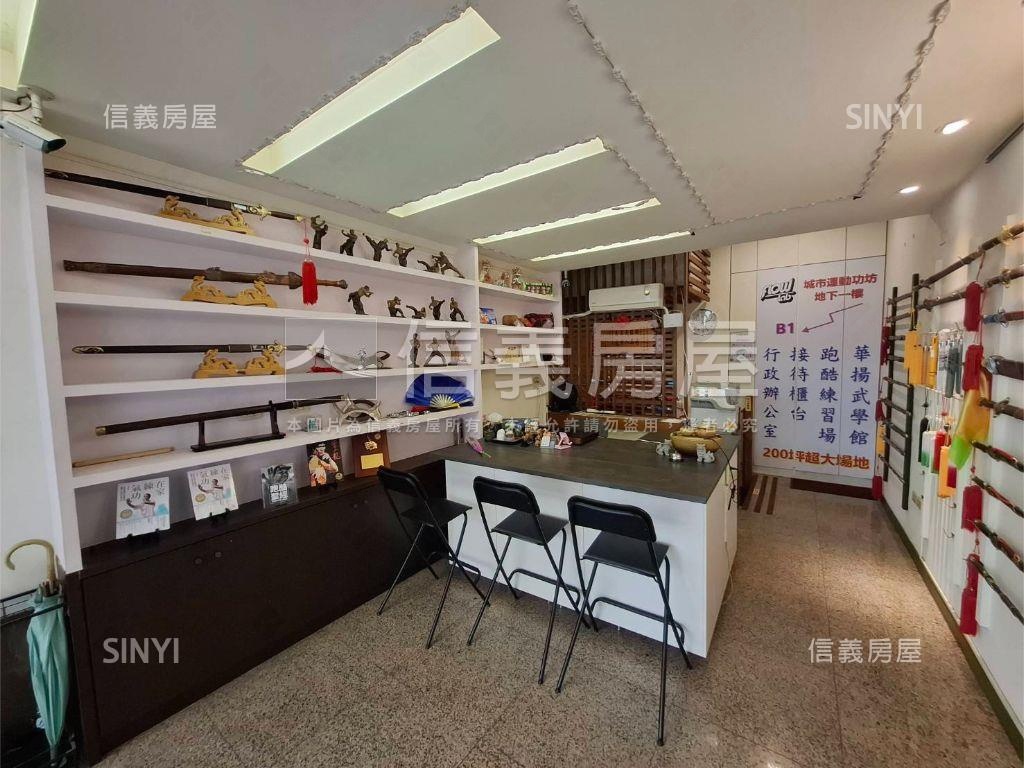可租大坪數五期一樓地下室房屋室內格局與周邊環境