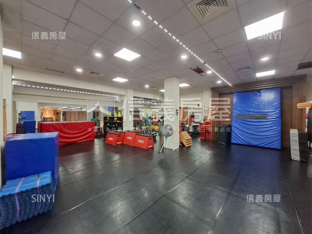 可租大坪數五期一樓地下室房屋室內格局與周邊環境