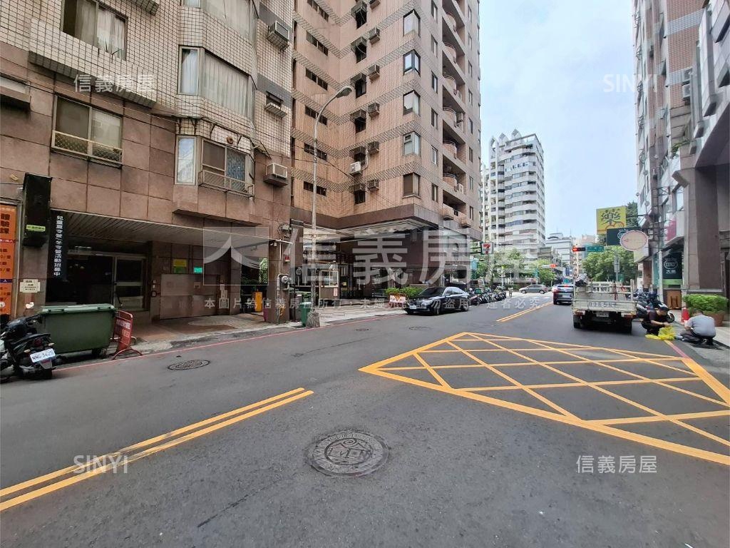 可租大坪數五期一樓地下室房屋室內格局與周邊環境