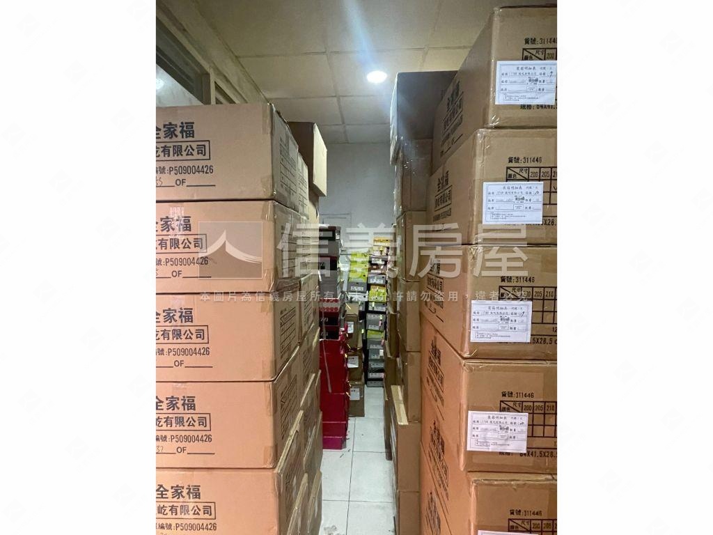 中正路面寬金店面房屋室內格局與周邊環境