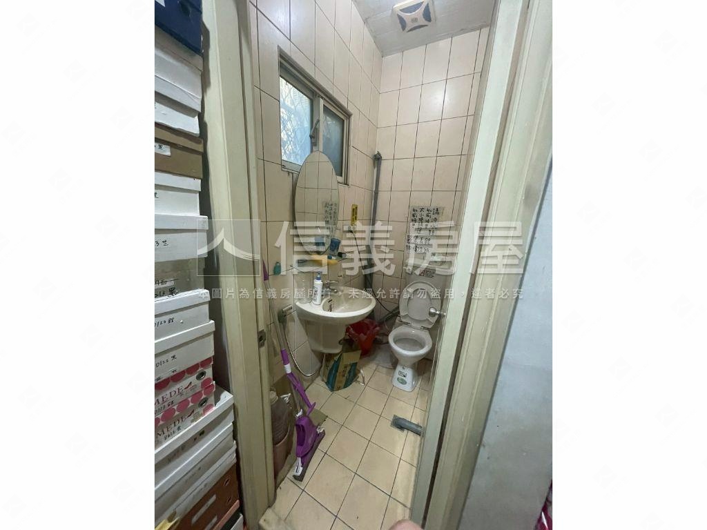 中正路面寬金店面房屋室內格局與周邊環境