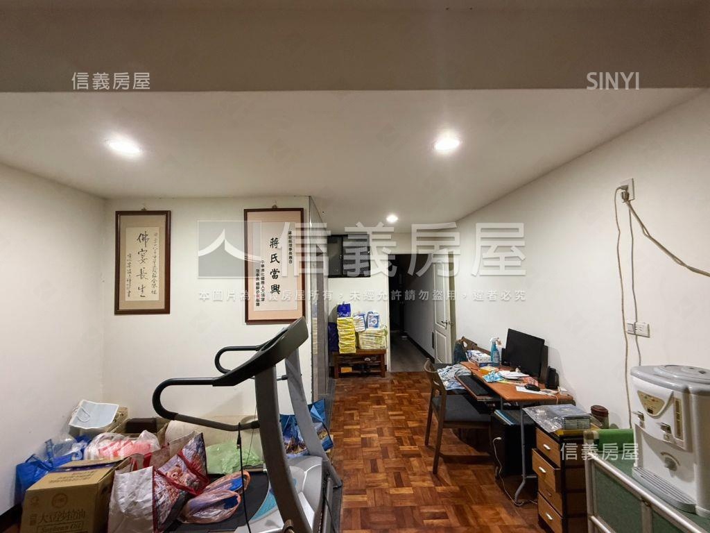 捷運公益路商業區電梯透店房屋室內格局與周邊環境