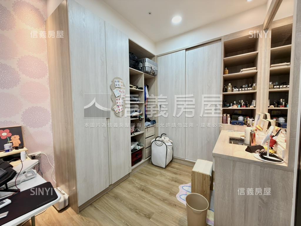 專任興希望高樓視野兩房房屋室內格局與周邊環境