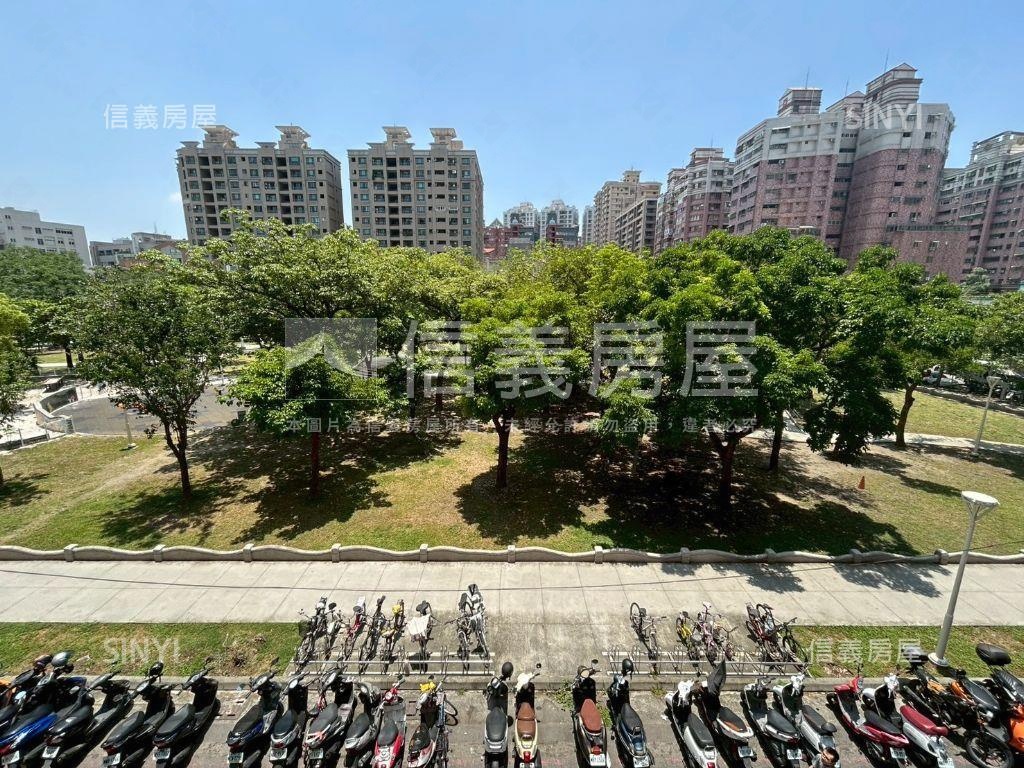 左營公園首排黃金綠景樓店房屋室內格局與周邊環境