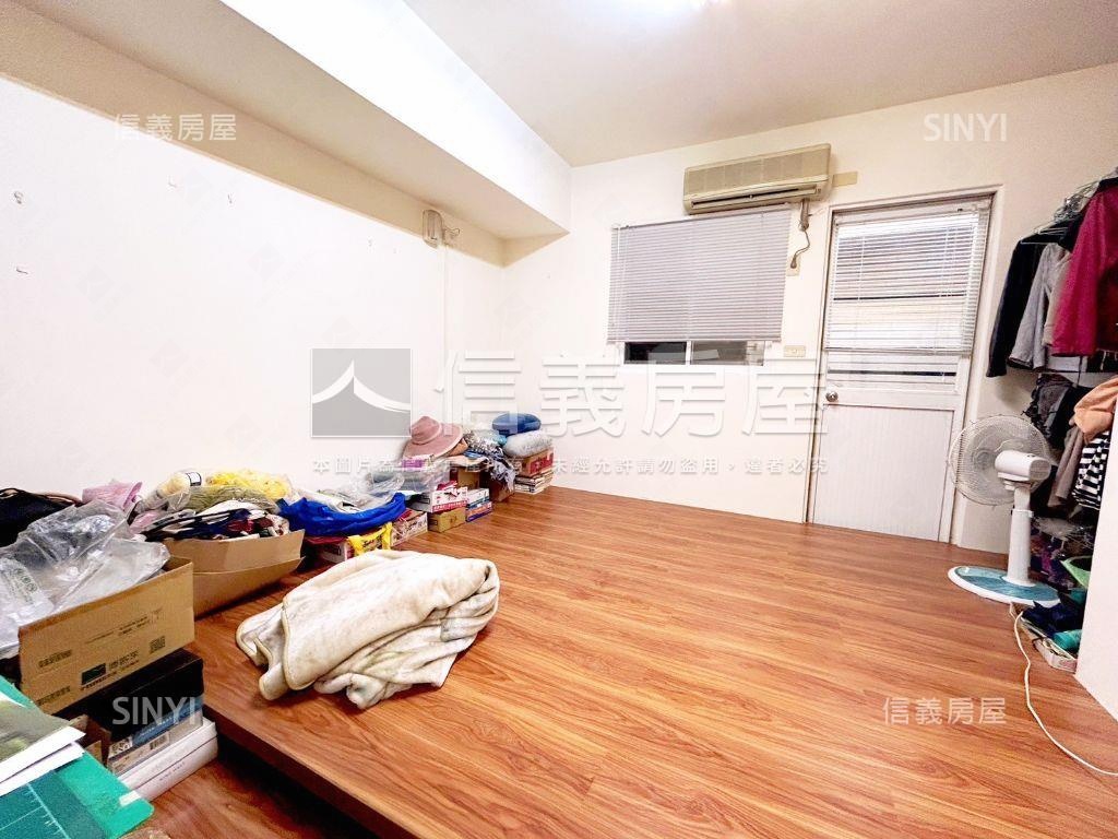 左營公園首排黃金綠景樓店房屋室內格局與周邊環境