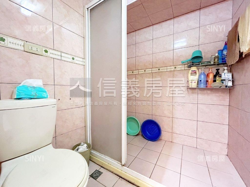 左營公園首排黃金綠景樓店房屋室內格局與周邊環境