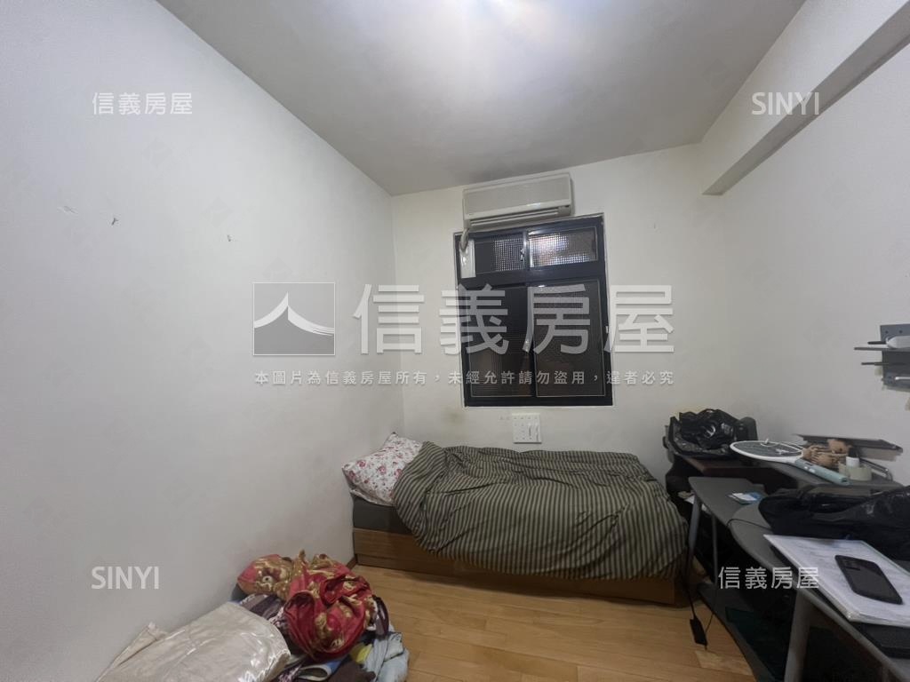 信義行政中心標格公寓二樓房屋室內格局與周邊環境