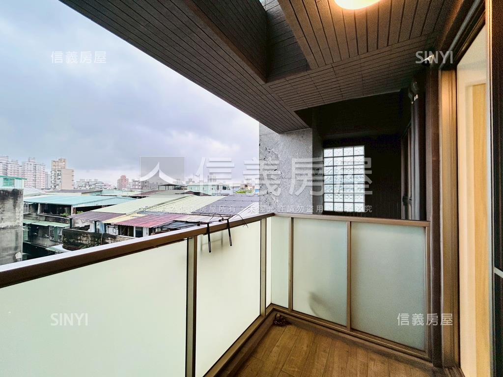 晶鑽挑高精品宅房屋室內格局與周邊環境