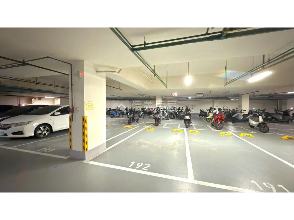 幸福莊園邊間三房車位房屋室內格局與周邊環境