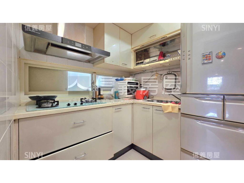 中山國中富春花園頂樓大戶房屋室內格局與周邊環境