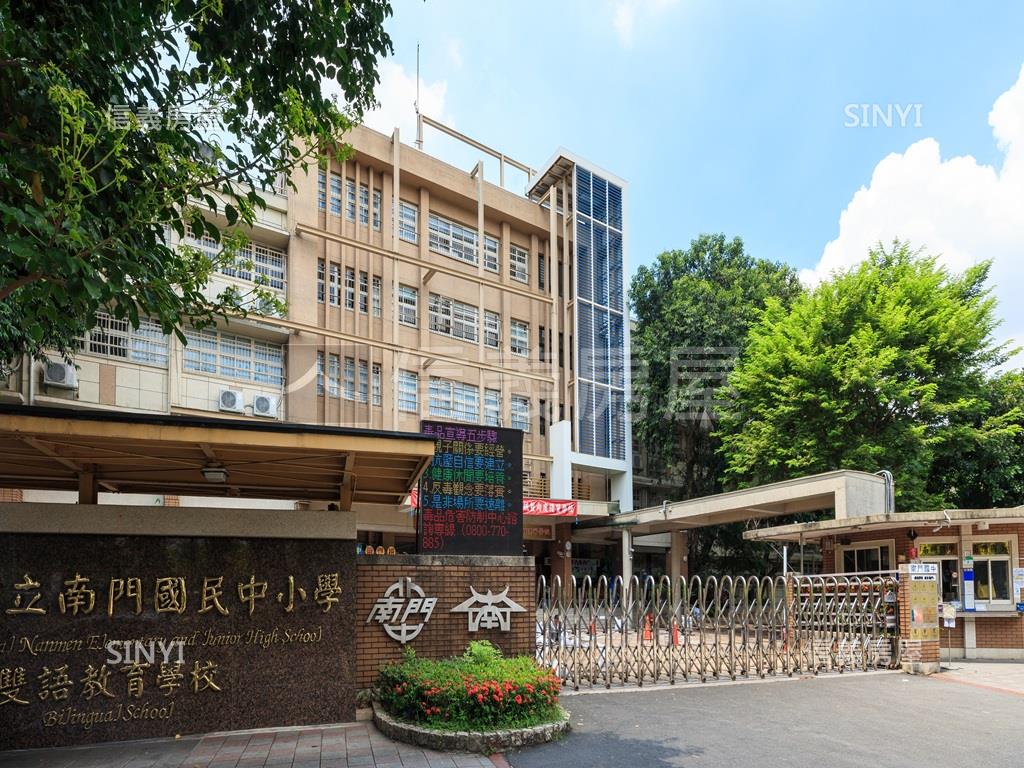 一樓庭院挑高三房房屋室內格局與周邊環境