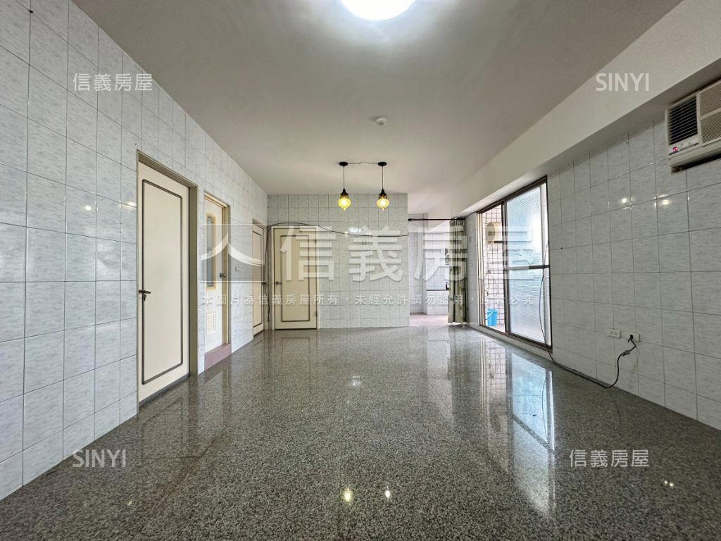 探索公園漫步小資３房平車房屋室內格局與周邊環境