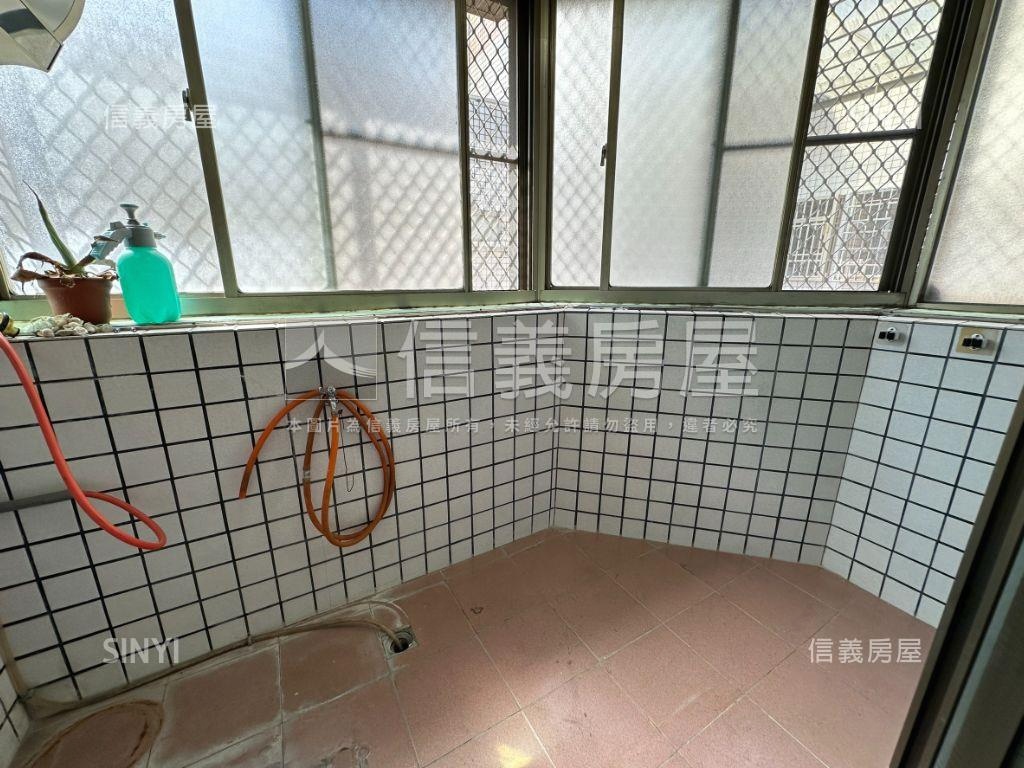 探索公園漫步小資３房平車房屋室內格局與周邊環境