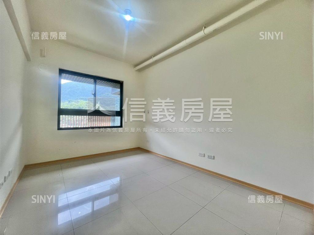 星野之森Ｇ區三房加車位房屋室內格局與周邊環境